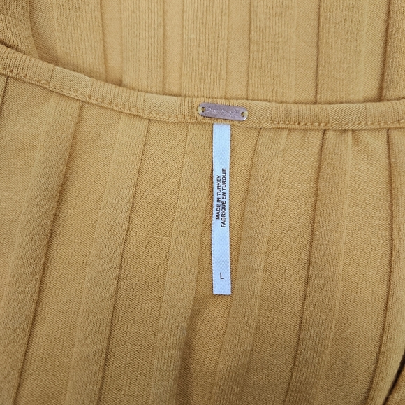 Free People Central Park Ribbed Button Down Top Gold Size Large Women's T25 - Picture 7 of 8